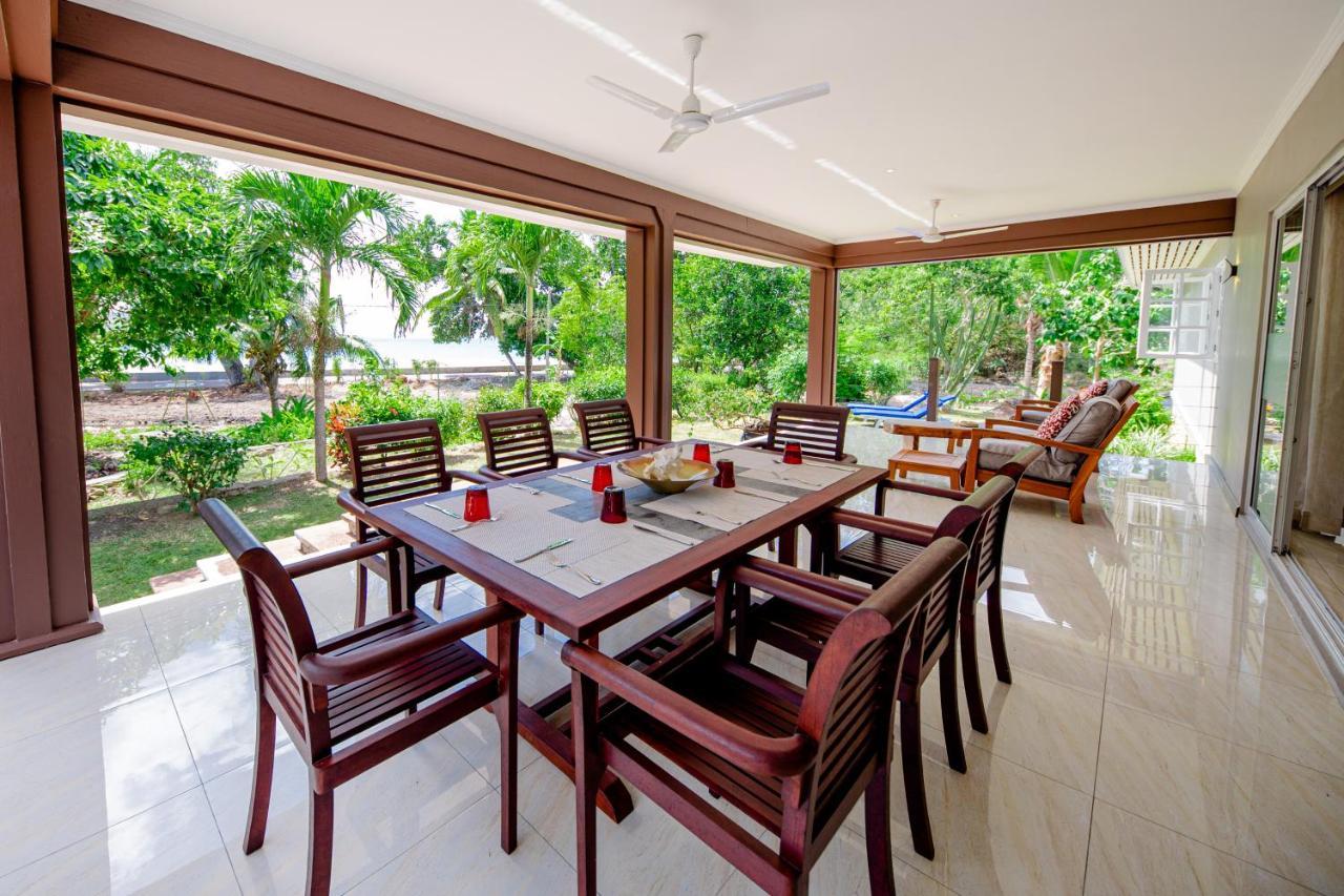 Anse Boudin & Holiday home Anse Lazio