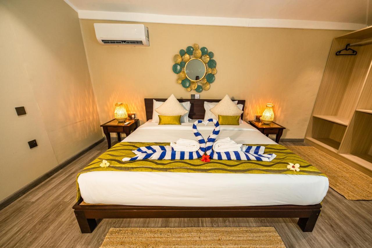 Anse Boudin & Holiday home Anse Lazio